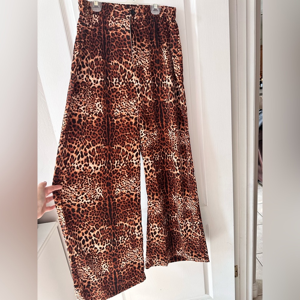 Satin wideleg pants 
Size large